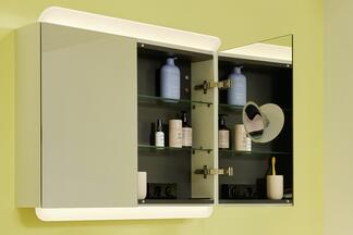 Eckiger Leuchtspiegelschrank 