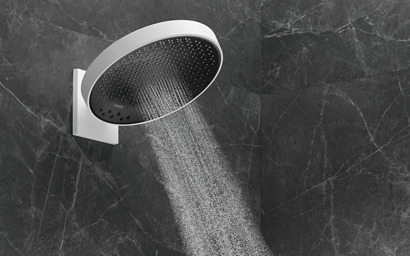 Kopfbrause Hansgrohe mit der Einstellung Intense Powderrain